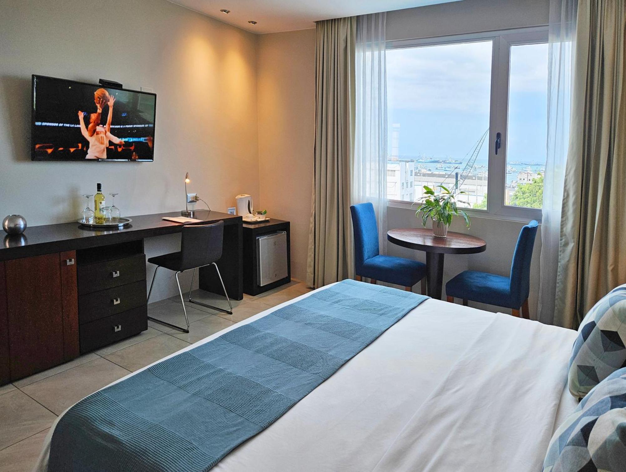 Hotel Perla Spondylus Manta Bagian luar foto
