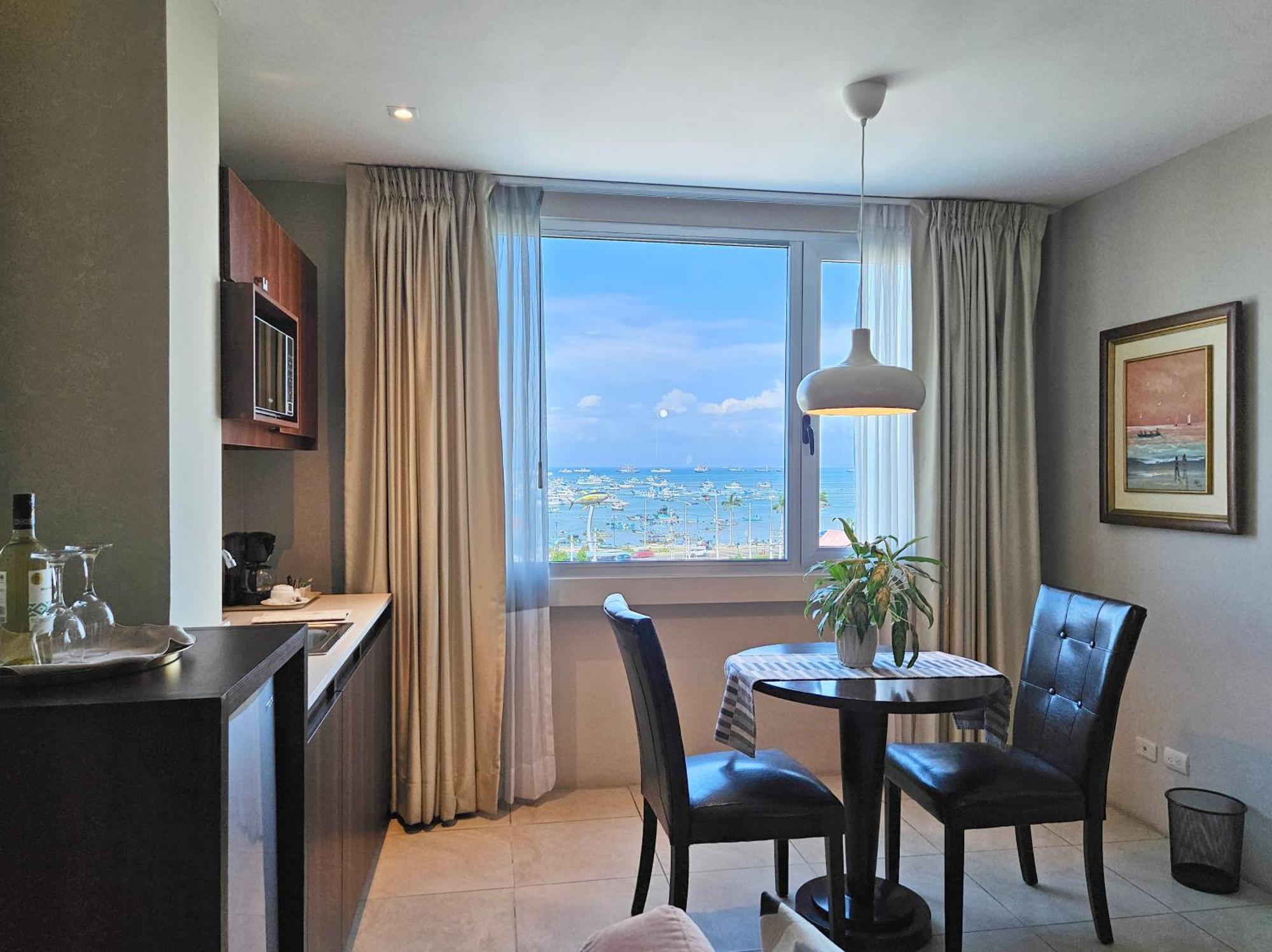 Hotel Perla Spondylus Manta Bagian luar foto