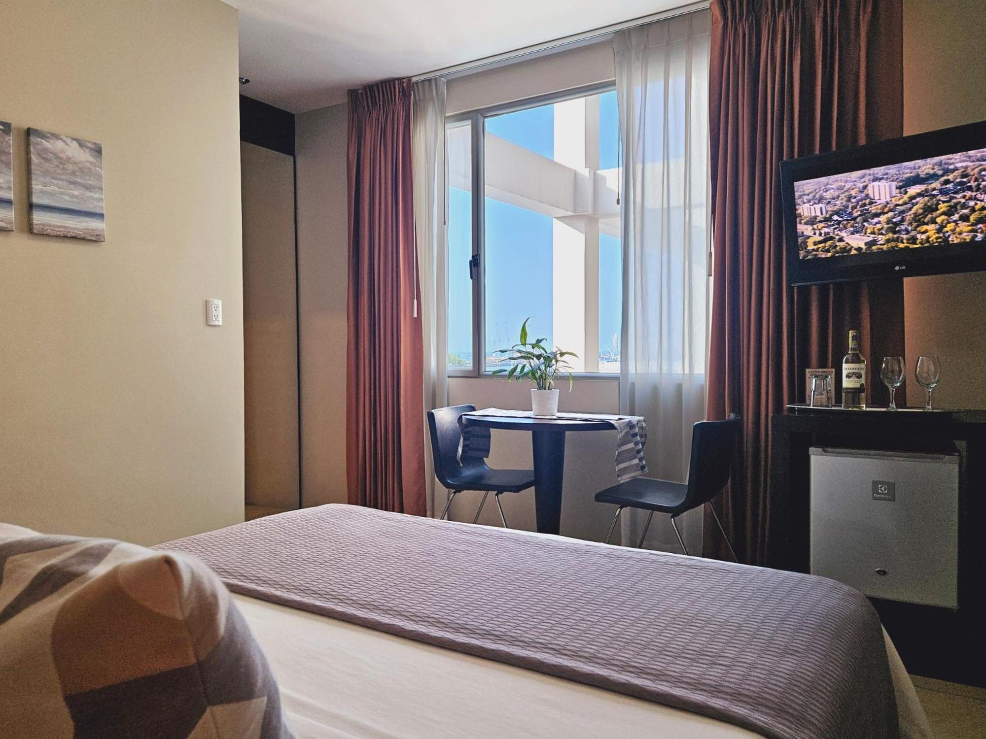 Hotel Perla Spondylus Manta Bagian luar foto