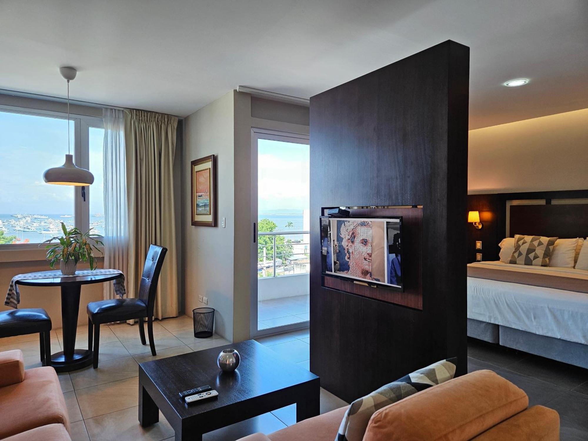 Hotel Perla Spondylus Manta Bagian luar foto