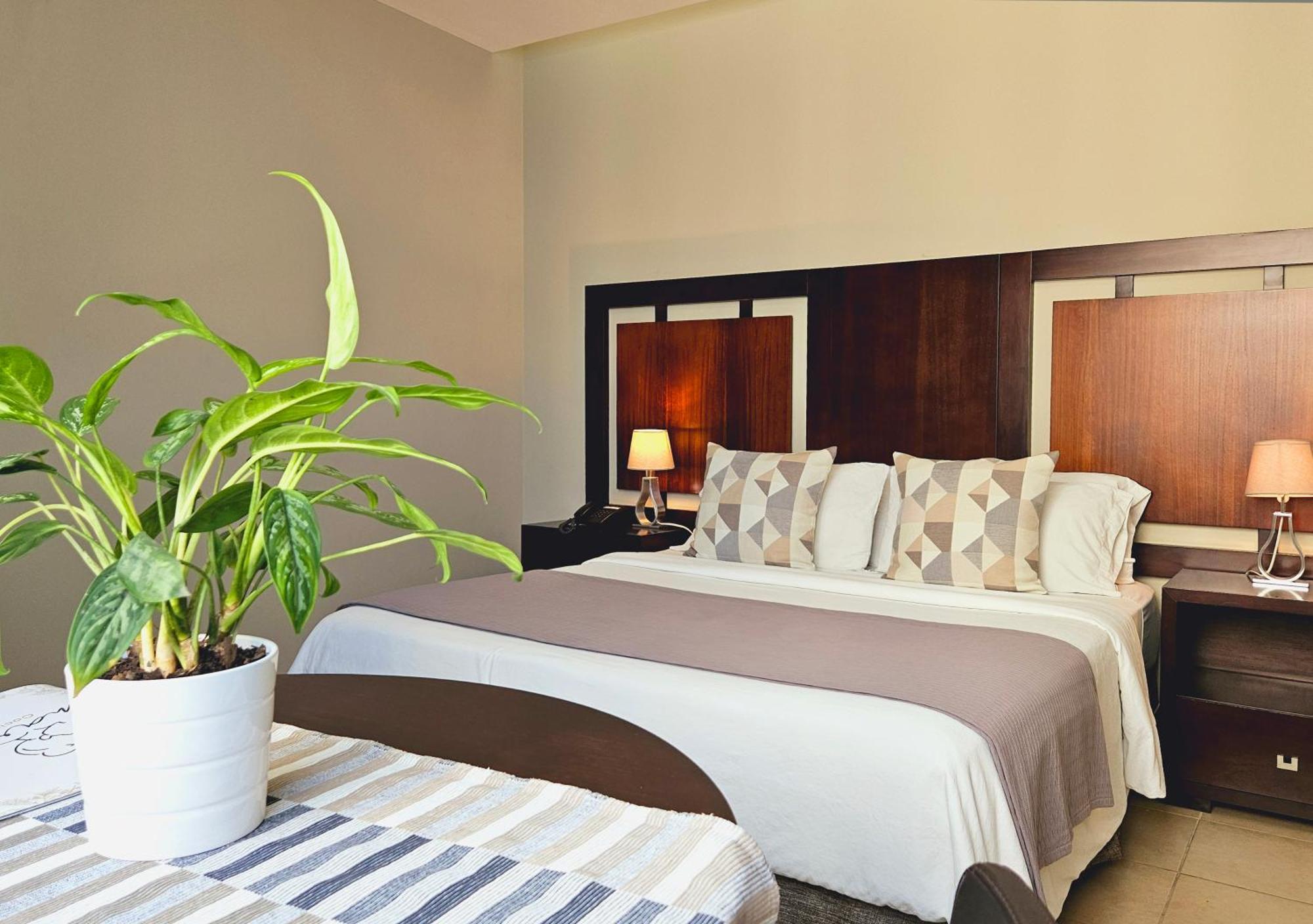 Hotel Perla Spondylus Manta Bagian luar foto