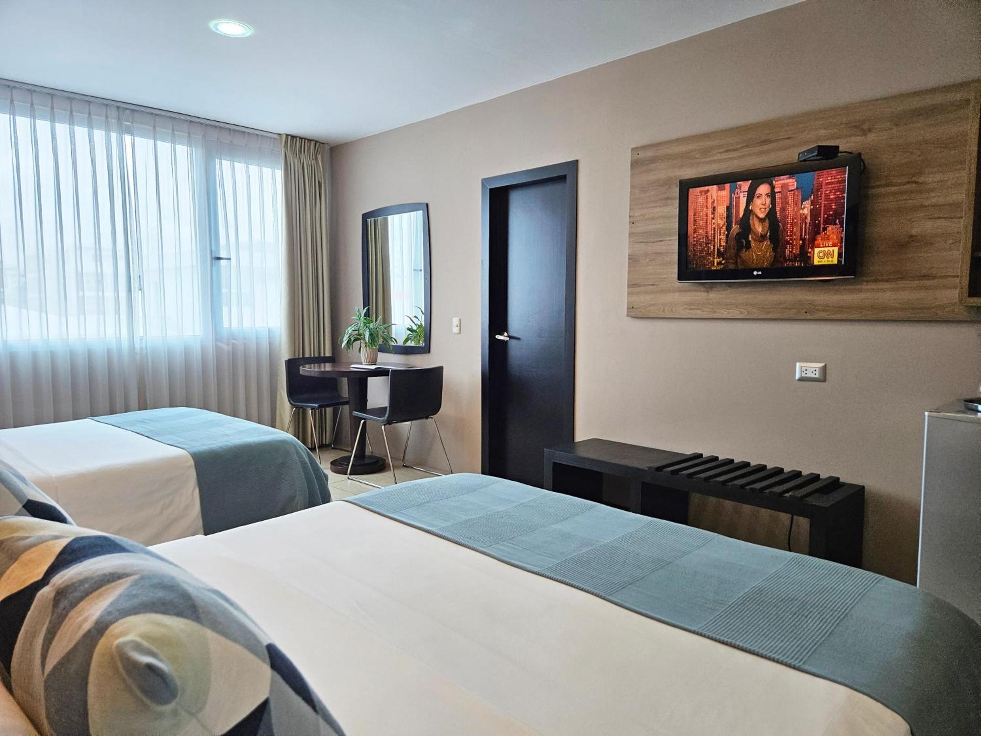 Hotel Perla Spondylus Manta Bagian luar foto