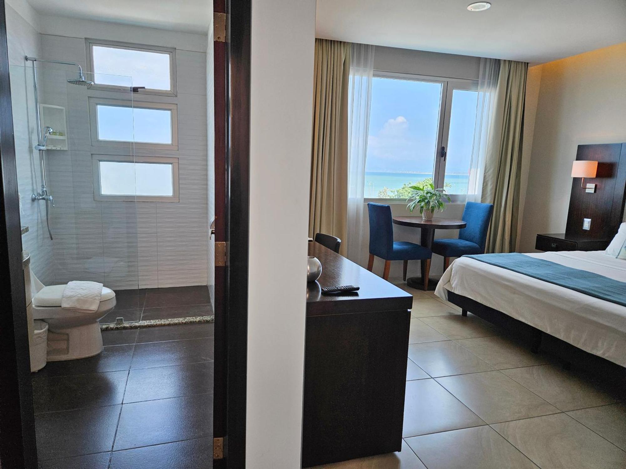 Hotel Perla Spondylus Manta Bagian luar foto