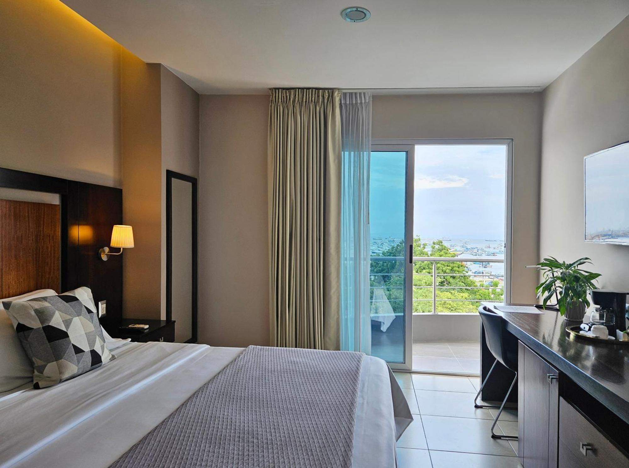 Hotel Perla Spondylus Manta Bagian luar foto