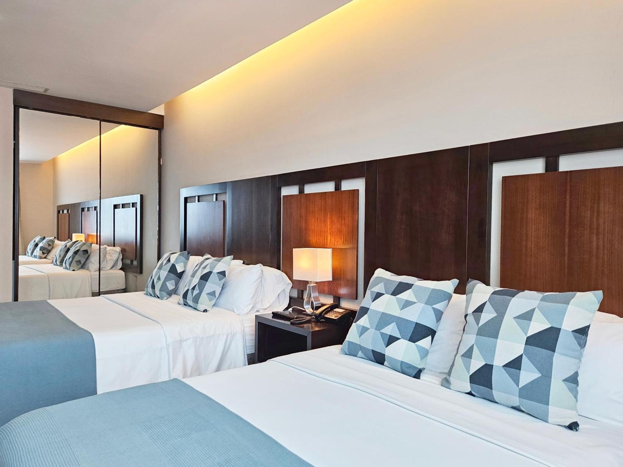 Hotel Perla Spondylus Manta Bagian luar foto