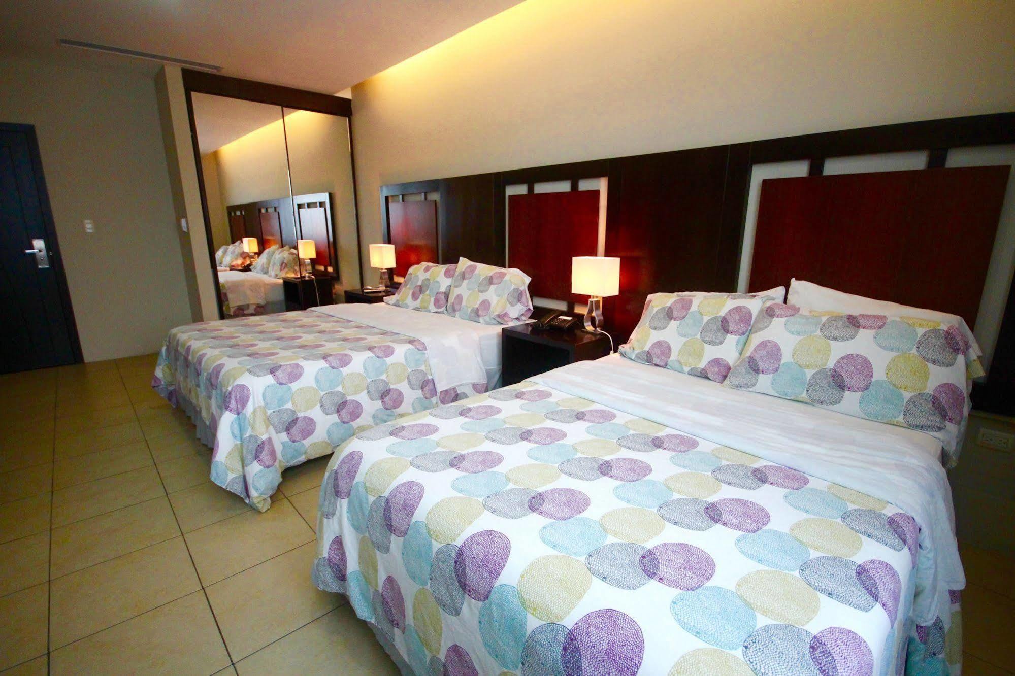 Hotel Perla Spondylus Manta Bagian luar foto
